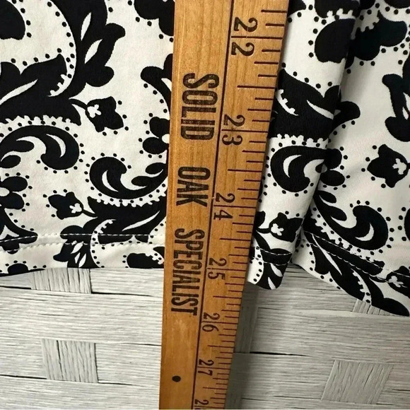 Lands in swim shirt in Black & White an excellent condition beach coastal top - Picture 6 of 8